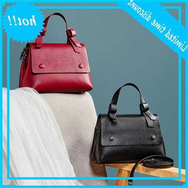 2021 new leather fashionable messenger single shoulder women's hand bag
2021 new leather fashionable messenger single shoulder women's hand bag