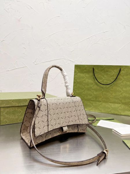 handbag designers wallet shoulder crossbody bag purse tote half moon hobos hasp mini handle bags women luxury handbag backpack
handbag designers wallet shoulder crossbody bag purse tote half moon hobos hasp mini handle bags women luxury handbag backpack