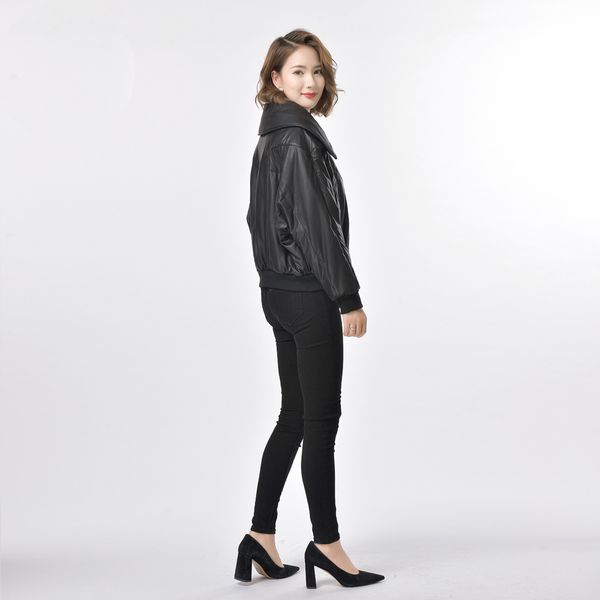 2020 tongxiang autumn and winter new black regular style warm casual fashion simple lapel silk down jacket
2020 tongxiang autumn and winter new black regular style warm casual fashion simple lapel silk down jacket