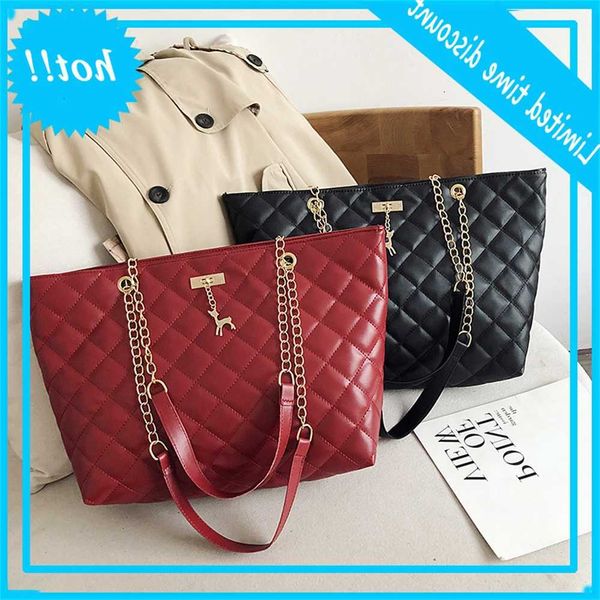 xiaolu single shoulder lingge women's new autumn 2019 chain large capacity bag
xiaolu single shoulder lingge women's new autumn 2019 chain large capacity bag