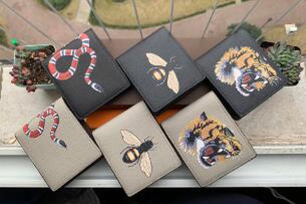 2020 new l bag billfold designer plaid pattern women wallet men pures high-end luxury s designer wallet with box296j, Red;black
2020 new l bag billfold designer plaid pattern women wallet men pures high-end luxury s designer wallet with box296j, Red;black