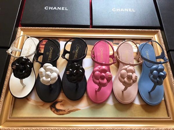 2021 designer high-quality sandals, leather, rubber, 6-color skateboards, bone fat, desert sand, brown ladies' slippers, Black
2021 designer high-quality sandals, leather, rubber, 6-color skateboards, bone fat, desert sand, brown ladies' slippers, Black