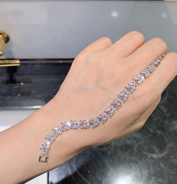 funmode hip hop shiny cubic zircon rhinestone charm bracelets for women wedding jewelry pulseras wholesale fb48, Golden;silver
funmode hip hop shiny cubic zircon rhinestone charm bracelets for women wedding jewelry pulseras wholesale fb48, Golden;silver
