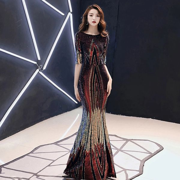 2020 new evening dress long sparkle sequins half sleeve o-neck women elegant sequin mermaid maxi evening party gown dress lj201123, White;black
2020 new evening dress long sparkle sequins half sleeve o-neck women elegant sequin mermaid maxi evening party gown dress lj201123, White;black