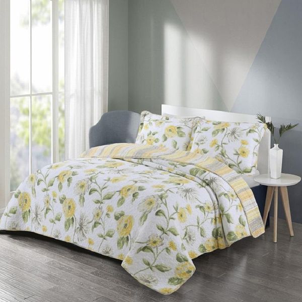 ab side bedspread quilt set 3pcs quilted cotton bed cover 2 pillowcase queen size flowers printed coverlet summer blanket on bed
ab side bedspread quilt set 3pcs quilted cotton bed cover 2 pillowcase queen size flowers printed coverlet summer blanket on bed