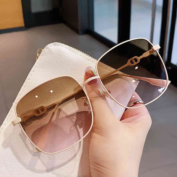 sunglasses 2022 large frame women's korean anti uv gradual change frame metal glasses, White;black
sunglasses 2022 large frame women's korean anti uv gradual change frame metal glasses, White;black