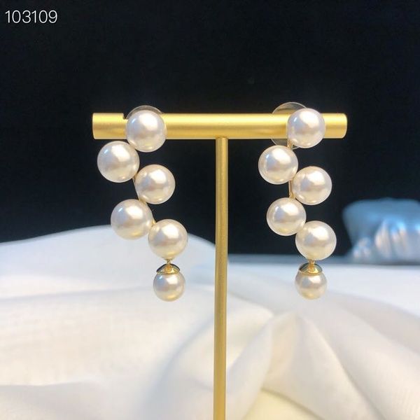 vintage european style brand designer gold copper with 6 white pearl statement stud earrings for women fashion jewelry, Golden
vintage european style brand designer gold copper with 6 white pearl statement stud earrings for women fashion jewelry, Golden