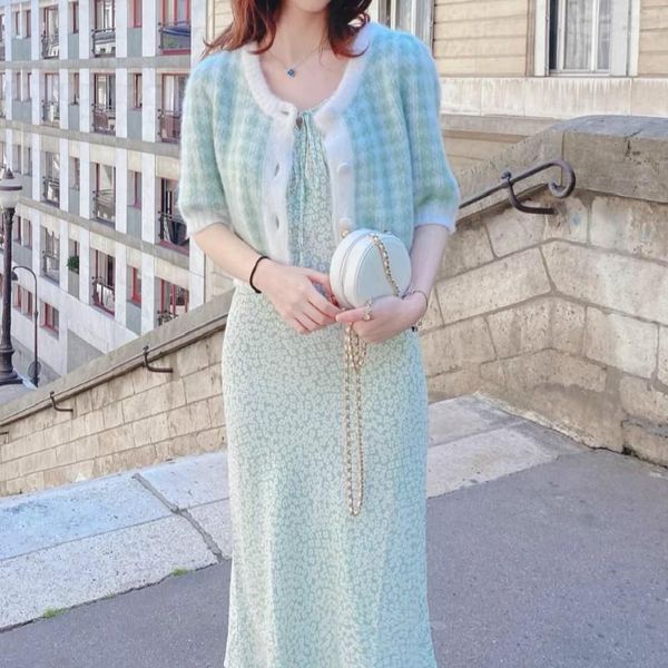 women sweater 2020 spring/ autumn new cardigan fashionable retro sweet plaid bubble short sleeve high waist knitted short jacket1, White 
women sweater 2020 spring/ autumn new cardigan fashionable retro sweet plaid bubble short sleeve high waist knitted short jacket1, White