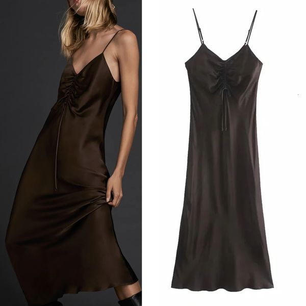 2021 new camisole satin women vintage backless slip midi dress woman chest adjustable drawstring elegant party dresses rkn7, Black;gray
2021 new camisole satin women vintage backless slip midi dress woman chest adjustable drawstring elegant party dresses rkn7, Black;gray