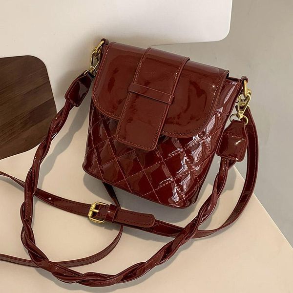 2021 bright leather women's handbag designer bucket shoulder bags female crossbody pack trend bolsas mujer
2021 bright leather women's handbag designer bucket shoulder bags female crossbody pack trend bolsas mujer