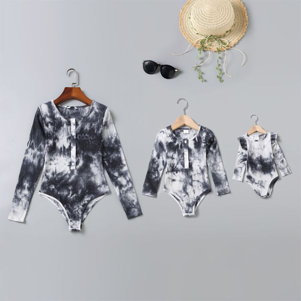 mother kids baby family outfit 2022 new spring mommy and daughter matching clothes tie-dye printing jumpsuit long sleeve, Blue
mother kids baby family outfit 2022 new spring mommy and daughter matching clothes tie-dye printing jumpsuit long sleeve, Blue
