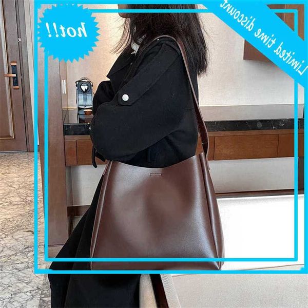 fashion designer handbag large capacity pu leather emmer bag luxury shoulder bags for travel handbags women 2021
fashion designer handbag large capacity pu leather emmer bag luxury shoulder bags for travel handbags women 2021