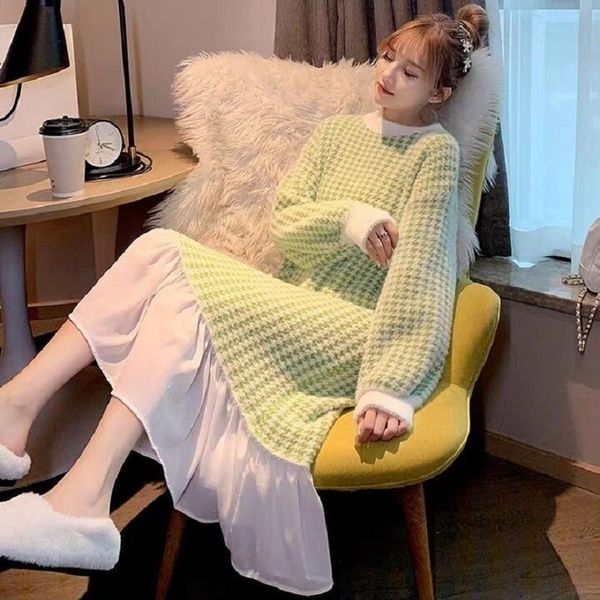 2021 new western fashion knits women's blouses long-tailed on the knee winter diamond plaid sweater 2, White;black
2021 new western fashion knits women's blouses long-tailed on the knee winter diamond plaid sweater 2, White;black