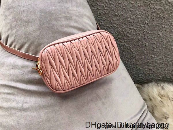 женский классический пояс итальянского дизайнера создает мессенджер с двумя одиночными плечами, которые очень практичны как груди
женский классический пояс итальянского дизайнера создает мессенджер с двумя одиночными плечами, которые очень практичны как груди