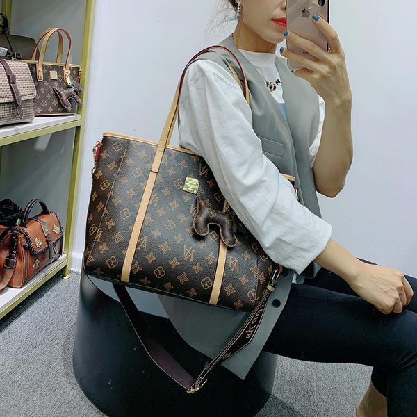 fashion women purse and handbags genuine leather handbag 2021 new fashion tote bag large capacity single shoulder bag sac a main
fashion women purse and handbags genuine leather handbag 2021 new fashion tote bag large capacity single shoulder bag sac a main