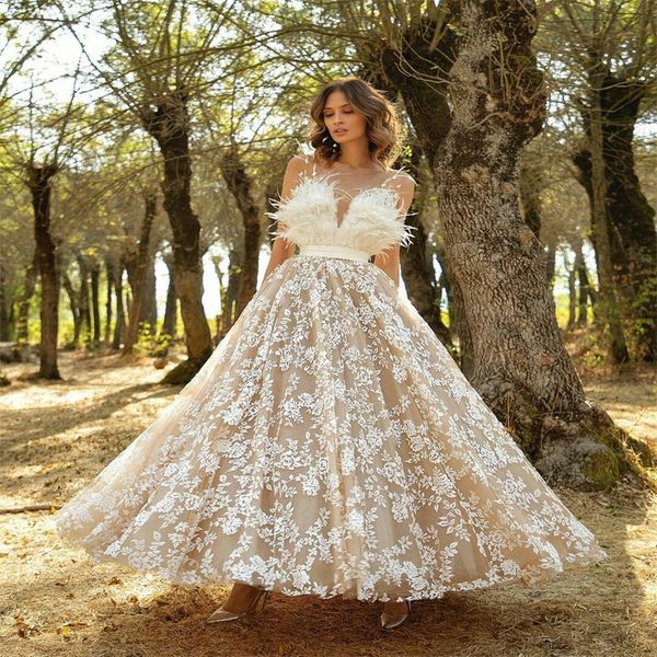 spaghetti strap prom dress champagne feather custom made evening dresses appliqued lace elegant formal party dress robe de soiree, Black;red
spaghetti strap prom dress champagne feather custom made evening dresses appliqued lace elegant formal party dress robe de soiree, Black;red