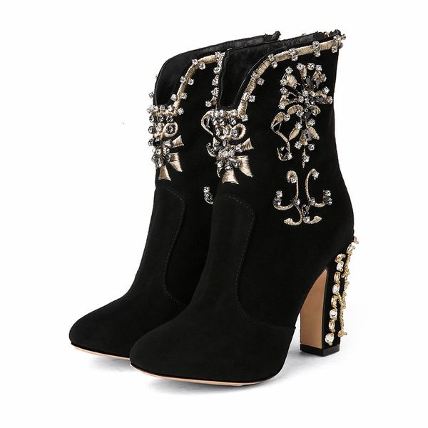 2021 new large 34-43 classic women's wear high for woman toe-round foot heels thick winter boots epow, Black
2021 new large 34-43 classic women's wear high for woman toe-round foot heels thick winter boots epow, Black