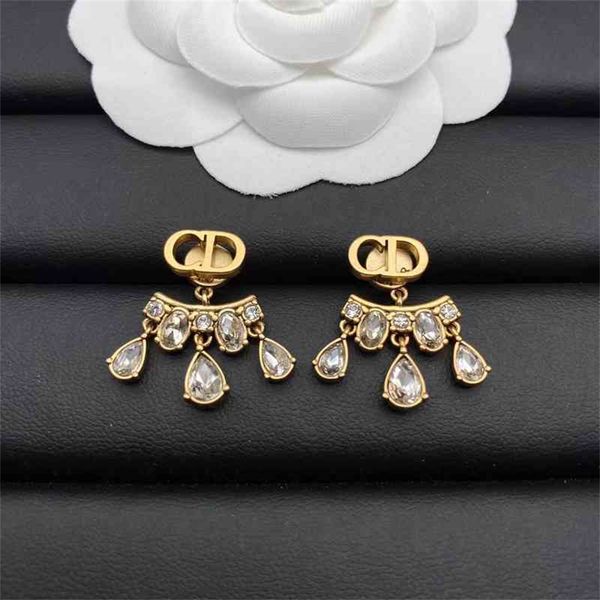 85% off factory clearance new inlaid rhinestone short tassel earrings female family red same silver needle, Golden
85% off factory clearance new inlaid rhinestone short tassel earrings female family red same silver needle, Golden