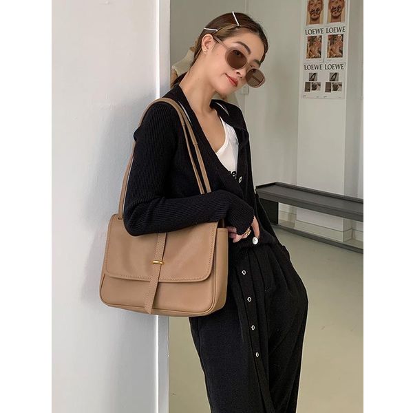 shoulder bags grace2021 autumn and winter leather armpit women's fashion retro bag 
shoulder bags grace2021 autumn and winter leather armpit women's fashion retro bag