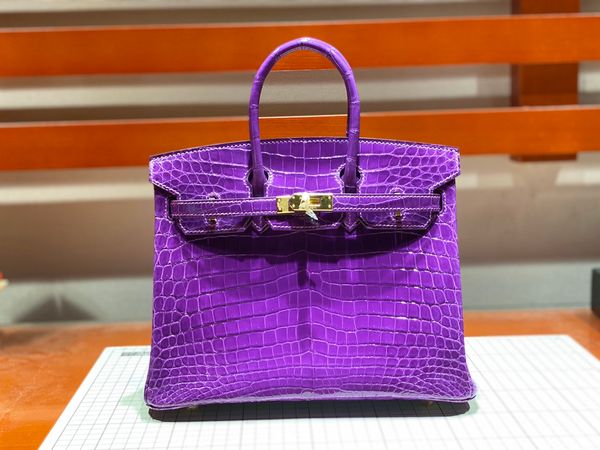 30cm band totes wholesale alligator skin design bag luxury handbag fully handmade wax thread gold and silver hardware
30cm band totes wholesale alligator skin design bag luxury handbag fully handmade wax thread gold and silver hardware