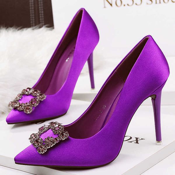 famous brand 2022 women 10cm high heels glitter wedding bridal pumps lady thin scarpins crystal stiletto luxury designer office shoes classi, Black
famous brand 2022 women 10cm high heels glitter wedding bridal pumps lady thin scarpins crystal stiletto luxury designer office shoes classi, Black