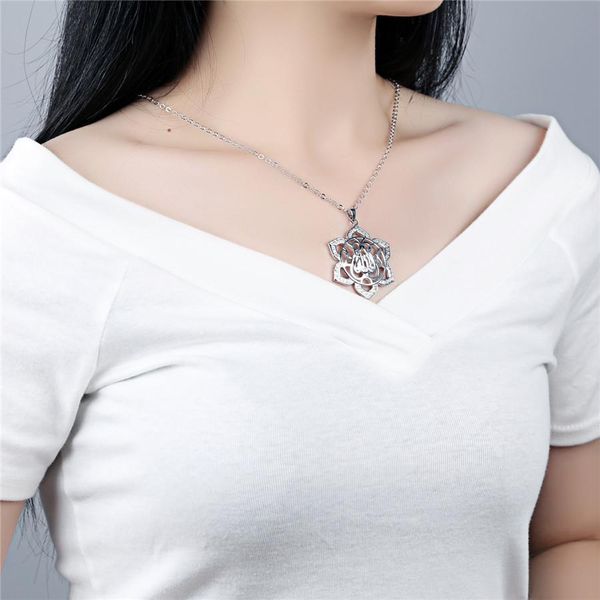 xqni classic rose flower design inlaid cubic zircon copper rhodium/gold color pendant necklace for women present jewelry wmtoyk, Silver
xqni classic rose flower design inlaid cubic zircon copper rhodium/gold color pendant necklace for women present jewelry wmtoyk, Silver