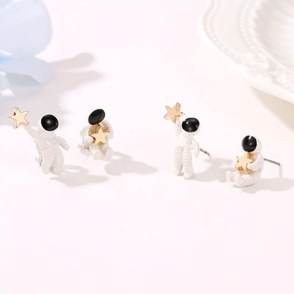stud space astronaut picking star small earrings female five-pointed asymmetrical fashion woman, Golden;silver
stud space astronaut picking star small earrings female five-pointed asymmetrical fashion woman, Golden;silver