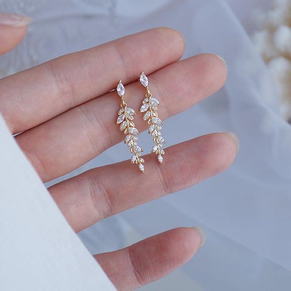micro-inlaid zircon gold-plated leaves design sense earrings for women wholesale korean stud earring jewelry stainless steel, Golden;silver
micro-inlaid zircon gold-plated leaves design sense earrings for women wholesale korean stud earring jewelry stainless steel, Golden;silver