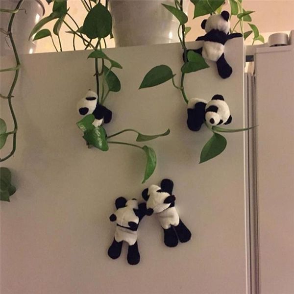 1 шт. 3d плюшевая панда кукла лазания на холодильник магнитный наклейка декор декора наклейки подарок сувенир домашний кухонный декор аксесс
1 шт. 3d плюшевая панда кукла лазания на холодильник магнитный наклейка декор декора наклейки подарок сувенир домашний кухонный декор аксесс