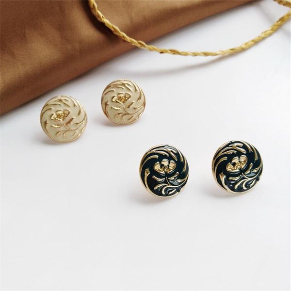 fashion retro contracted geometric circular golden flowers stud earrings for women jewelry accessories roses earrings, Golden;silver
fashion retro contracted geometric circular golden flowers stud earrings for women jewelry accessories roses earrings, Golden;silver