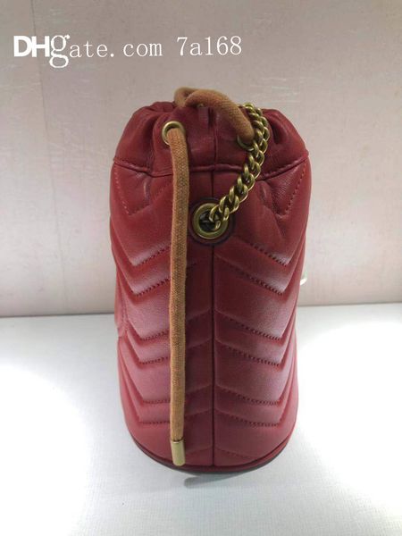 shoulder bag bucket bag leather grid meticulously produced 7a high-end boutique customization 
shoulder bag bucket bag leather grid meticulously produced 7a high-end boutique customization