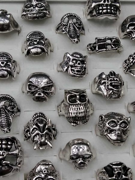 factory1c75antique skeleton hallowmas skull ring vintage mix size design, Golden;silver
factory1c75antique skeleton hallowmas skull ring vintage mix size design, Golden;silver