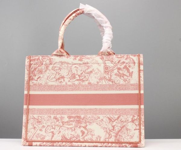 luxurys designer bags lady large-capacity handbags paris handbags fashion retro ethnic style canvas handmade printed pattern handbag
luxurys designer bags lady large-capacity handbags paris handbags fashion retro ethnic style canvas handmade printed pattern handbag