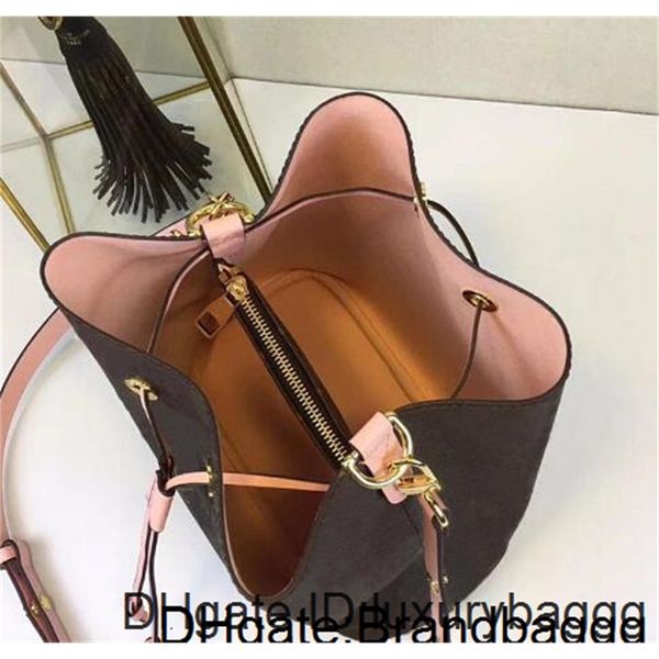 classic real leather shoulder tote women handbags presbyopic bucket purse messenger bag shopping bags
classic real leather shoulder tote women handbags presbyopic bucket purse messenger bag shopping bags
