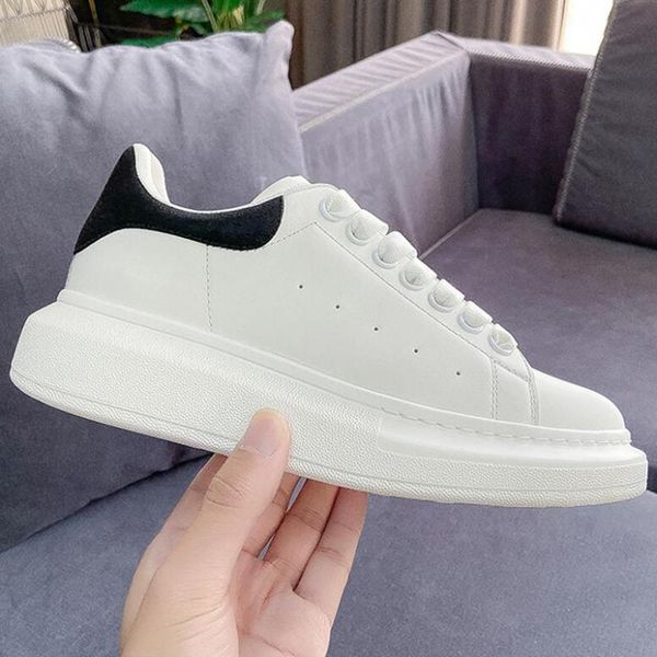 2020 new luxury designer shoes womens mens trainers white leather platform shoes flat casual party wedding shoes suede sports sneakers
2020 new luxury designer shoes womens mens trainers white leather platform shoes flat casual party wedding shoes suede sports sneakers