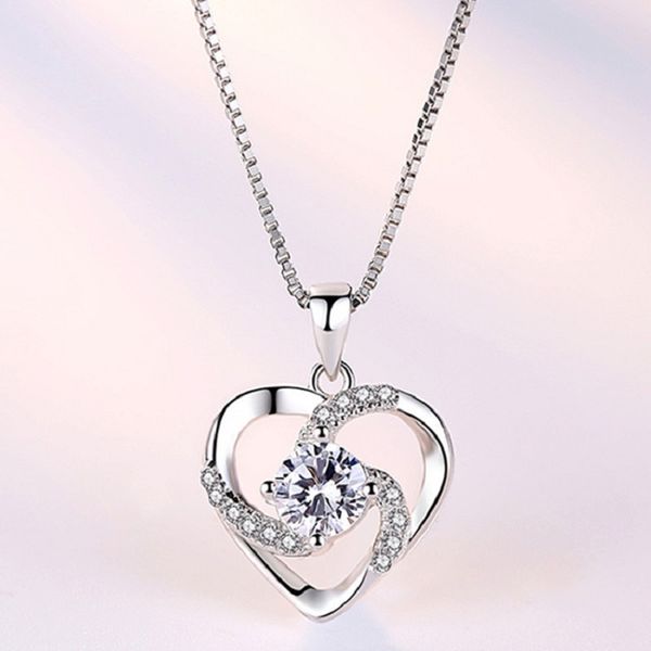 explosion style imitation silver heart-shaped diamond pendant necklace with platinum love copper-nickel alloy
explosion style imitation silver heart-shaped diamond pendant necklace with platinum love copper-nickel alloy