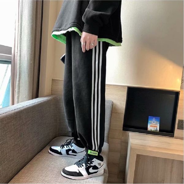 three bar sports men's thin wear spring and autumn fashion leggings casual fried street ruffian handsome pants bf, Black
three bar sports men's thin wear spring and autumn fashion leggings casual fried street ruffian handsome pants bf, Black