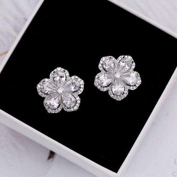 charm flower stud earrings luxury crystal cherry blossom earring inlay zircon dainty elegant jewelry women wedding birthday gift, Golden;silver
charm flower stud earrings luxury crystal cherry blossom earring inlay zircon dainty elegant jewelry women wedding birthday gift, Golden;silver