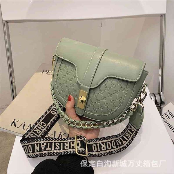 2022 latest models handbag wholesale bags chain saddle bag spring and summer trend solid color single shoulder wide shoulder strap
2022 latest models handbag wholesale bags chain saddle bag spring and summer trend solid color single shoulder wide shoulder strap