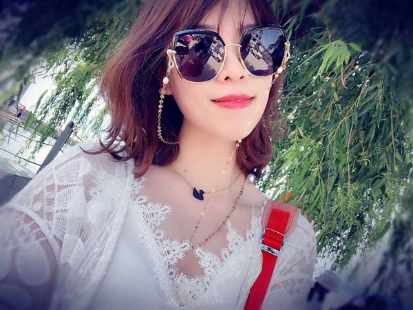 trendy glasses lolita eye sunglasses eyeglass chain pearl versatile fashion, Black 
trendy glasses lolita eye sunglasses eyeglass chain pearl versatile fashion, Black