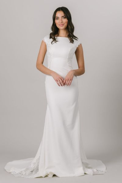 2021 simple mermaid crepe modest wedding dress cap sleeves boat neck buttons back mermaid bridal gowns lds bride dress custom made3101, White
2021 simple mermaid crepe modest wedding dress cap sleeves boat neck buttons back mermaid bridal gowns lds bride dress custom made3101, White