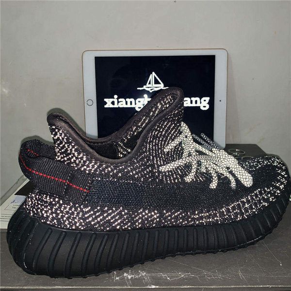 refective yecheil clay red static running shoes hyperspace true form black yellow sneakers mens women sport trainer
refective yecheil clay red static running shoes hyperspace true form black yellow sneakers mens women sport trainer