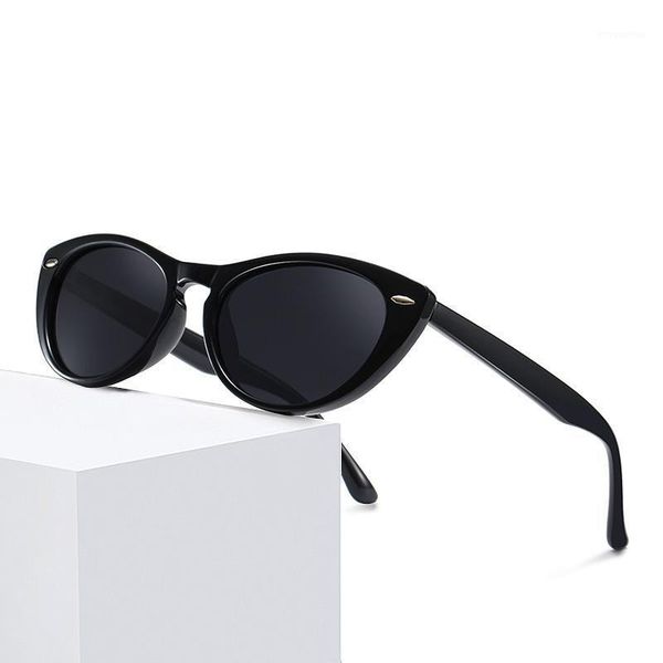 2020 new arrival women designer tr frame polarized cat eye style rivet sunglasses female sun glasses oculos1, White;black
2020 new arrival women designer tr frame polarized cat eye style rivet sunglasses female sun glasses oculos1, White;black
