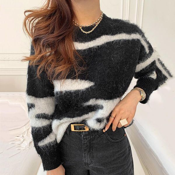 women's sweaters korea chic autumn winter round neck black and white color matching hair warmth loose long sleeve vintage sweater women, White;black
women's sweaters korea chic autumn winter round neck black and white color matching hair warmth loose long sleeve vintage sweater women, White;black