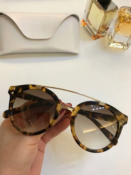 latest selling popular fashion 729 women sunglasses mens sunglasses men sunglasses gafas de sol sun glasses uv400 lens with box, White;black
latest selling popular fashion 729 women sunglasses mens sunglasses men sunglasses gafas de sol sun glasses uv400 lens with box, White;black