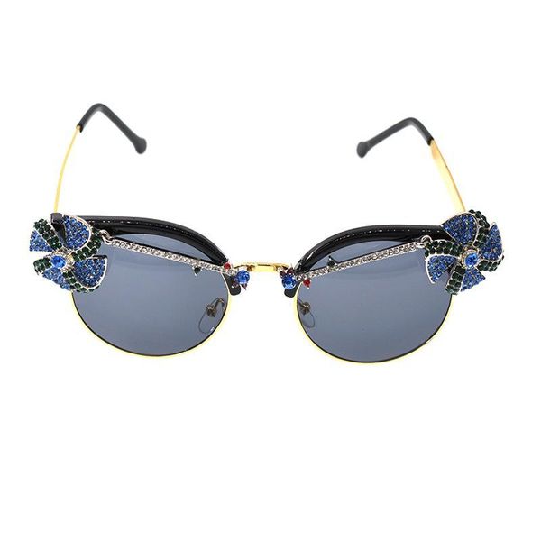 fashion diamond frame cat eye sunglasses women vintage flower shades rhinestone sun glasses for female metal uv400, White;black
fashion diamond frame cat eye sunglasses women vintage flower shades rhinestone sun glasses for female metal uv400, White;black