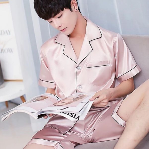 2020 new male stain silk pajama set pyjamas silk sleepwear men smart soft pijama suit solid color satin home clothing summer q1216, Black;white
2020 new male stain silk pajama set pyjamas silk sleepwear men smart soft pijama suit solid color satin home clothing summer q1216, Black;white