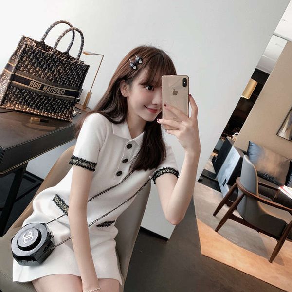 new color matching knitted polo collar dress in summer 2020, Black;gray
new color matching knitted polo collar dress in summer 2020, Black;gray