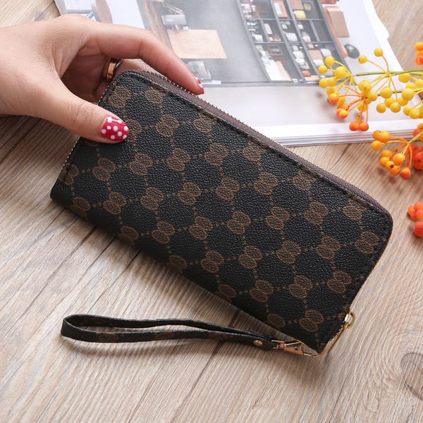 classic old flower single pull lady's purse long hand bag, Red;black
classic old flower single pull lady's purse long hand bag, Red;black