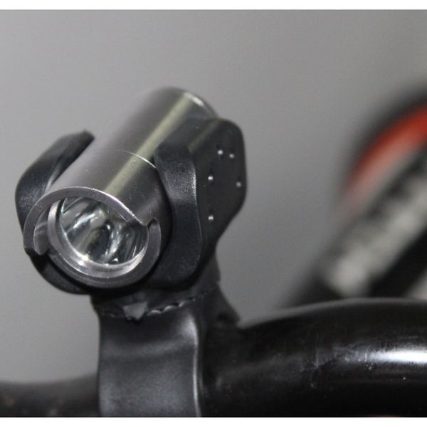 d1 светодиодный фонарик велосипедный велосипед велосипедные световые передние огни вспышки света 4 режима фонарик фонарик факел водонепрониц
d1 светодиодный фонарик велосипедный велосипед велосипедные световые передние огни вспышки света 4 режима фонарик фонарик факел водонепрониц